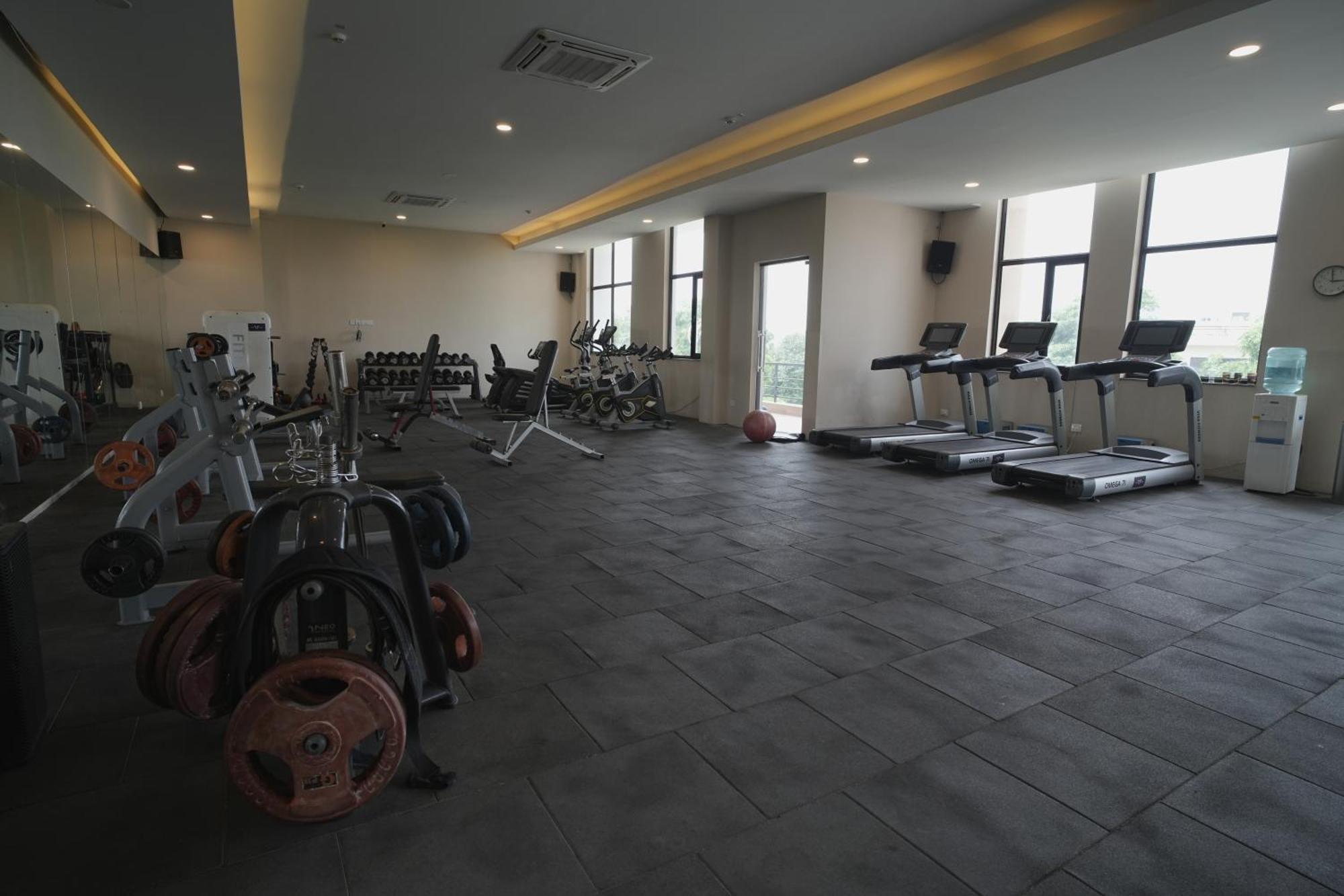 Tdi Club Retreat Sector-110 Hotel Mohali Buitenkant foto